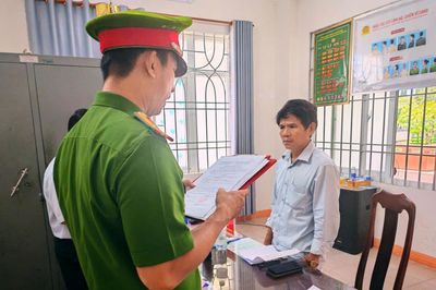 Mượn đầu heo nấu cháo