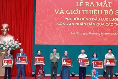 Ra mắt bộ sách về người đứng đầu lực lượng Công an nhân dân qua các thời kỳ