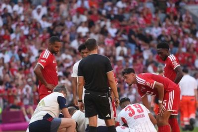Nguyên nhân sao Bayern Munich đổ gục xuống sân 2 lần trong 4 ngày