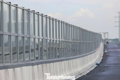 Cận cảnh 9 km tường chống ồn trên Vành đai 3 qua TPHCM