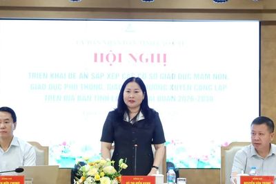 Lào Cai giảm hơn một nửa cơ sở giáo dục công lập, giáo viên được sắp xếp ra sao?