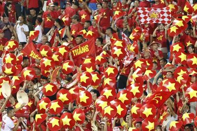 Hình ảnh ấn tượng trên khán đài Mỹ Đình trận Việt Nam - Malaysia