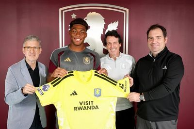 Thủ môn số một đội tuyển Nhật Bản chính thức gia nhập Aston Villa