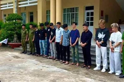 'Đại náo' quán ăn, 12 người ở Đồng Nai bị khởi tố