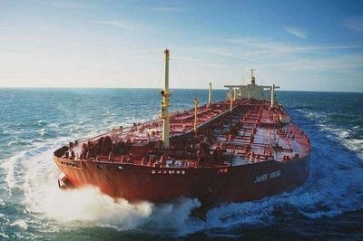 Rủi ro tại eo biển Hormuz càng 'nóng', cước VLCC càng tăng