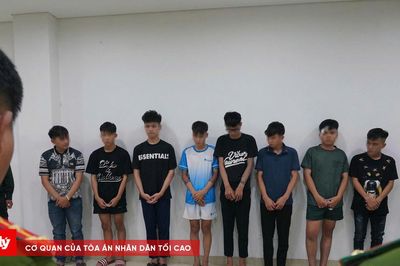 Nhóm thanh thiếu niên mang hung khí, lạng lách gây náo loạn đường phố