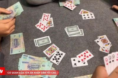 Bắt 10 đối tượng đang đánh bạc, thu giữ hơn 207 triệu đồng
