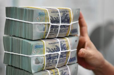 Khách VIP gửi 8,6 tỷ đồng vào ngân hàng, bất ngờ thành người mua trái phiếu
