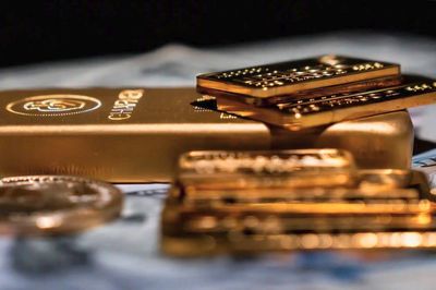 Giá vàng vượt mốc 4.400 USD/oz, dữ liệu kinh tế Mỹ và Fed tác động ra sao?