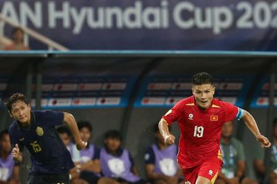 Đội hình tuyển Việt Nam đấu Malaysia: Quang Hải trở lại