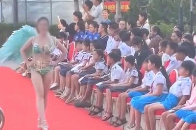 Để học sinh xem phần thi áo tắm, đơn vị tổ chức thi hoa hậu bị phạt