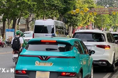 Từ 21/8, Hà Nội hạn chế taxi, xe hợp đồng dưới 8 chỗ trên phố Khâm Thiên