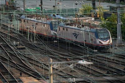 Mỹ chuyển hàng tỷ USD từ dự án đường sắt cao tốc California sang an toàn đường sắt và Amtrak