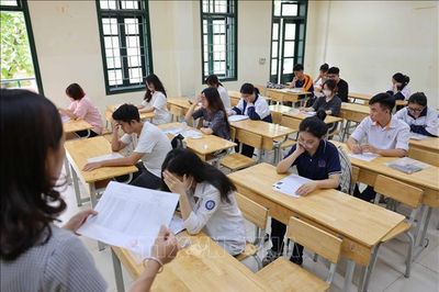 Chuẩn bị điều kiện thí điểm thi tốt nghiệp THPT trên máy tính từ năm 2027