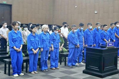 Xét xử cựu Thứ trưởng nhận hối lộ: 'Không chi tiền, hồ sơ của doanh nghiệp sẽ bị ngâm đến 2 năm'