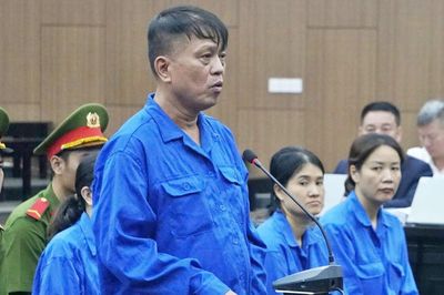 Cựu Thứ trưởng Nguyễn Bá Hoan nhận khuyết điểm 'không quyết liệt ngăn cấp dưới nhận tiền'