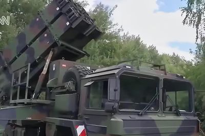 Giữa lúc Nga tăng cường không kích, Ukraine rơi vào tình cảnh có Patriot nhưng hết đạn