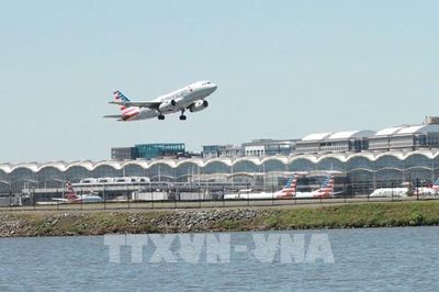 American Airlines lắp màn hình sau lưng ghế trên hơn 800 máy bay