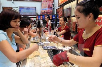 Giá vàng hôm nay 19/8: Vàng SJC lùi về vùng 140 triệu đồng/lượng