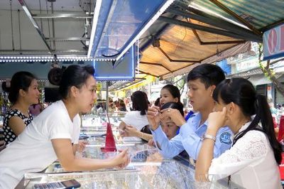 Giá bạc hôm nay 19/8: Bạc Phú Quý, DOJI, Ancarat giảm bao nhiêu?