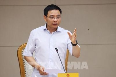 Phó Thủ tướng: Ưu tiên sản phẩm tạo giao dịch thực chất tại Trung tâm tài chính quốc tế