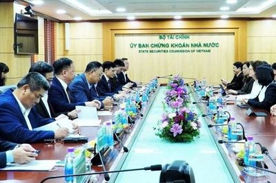 Sau nâng hạng là cuộc cải cách để giữ chân dòng vốn