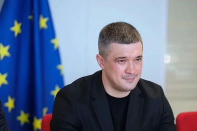 Cựu Bộ trưởng Quốc phòng Ukraine kêu gọi tổ chức bầu cử thời chiến