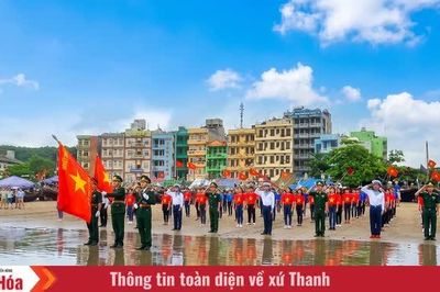 Quê hương thắm sắc cờ sao