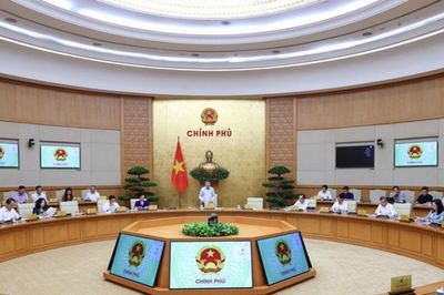 Thủ tướng yêu cầu hoàn thiện 12 dự án luật, tháo gỡ điểm nghẽn cho đầu tư, kinh doanh