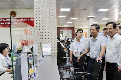 Bắc Ninh: Chủ tịch HĐND tỉnh Nguyễn Việt Oanh giám sát thực hiện Nghị quyết số 57 tại phường Kinh Bắc