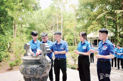 KỶ NIỆM 81 NĂM CÁCH MẠNG THÁNG TÁM THÀNH CÔNG VÀ QUỐC KHÁNH (2-9) Khẳng định giá trị vĩ đại của Cách mạng tháng Tám