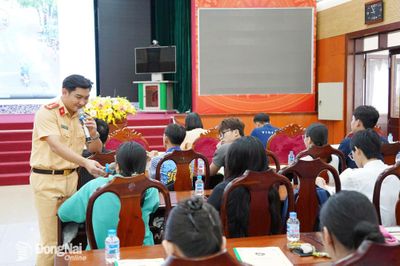 Xây dựng ý thức tuân thủ pháp luật về giao thông