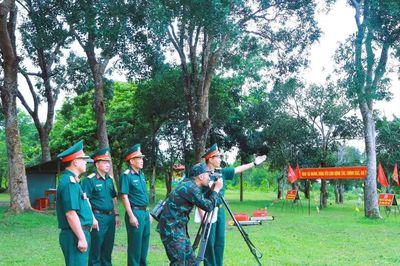 Lữ đoàn 40 tổ chức hội thi cán bộ huấn luyện giỏi năm 2026