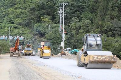 Mường Khương tăng tốc thi công đường vào trường nội trú