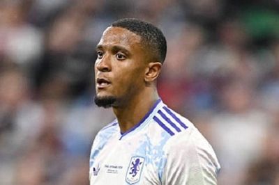 Arsenal dồn lực kích nổ hai bom tấn Ezri Konsa và Julian Alvarez trước giờ chợ hè đóng cửa
