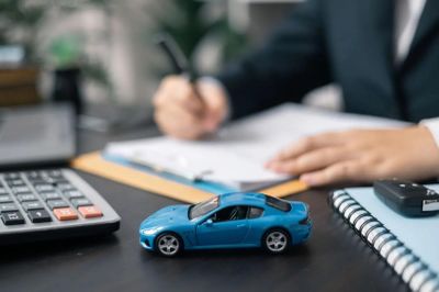 Đừng để ô tô thành áp lực nợ nần