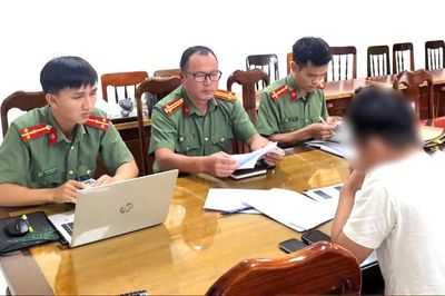 Quảng Ngãi: Phạt đơn vị tổ chức thi hoa hậu trình diễn bikini trước mặt học sinh