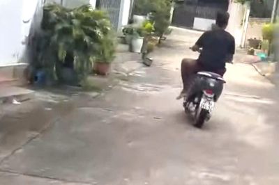 Nam thanh niên dương tính với ma túy, 'làm xiếc' trước mặt cảnh sát giao thông Bắc Ninh