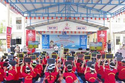 Bồi đắp tình yêu biển, đảo từ thế hệ trẻ