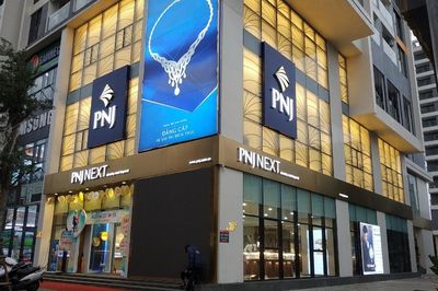 PNJ xuất hiện 'cá mập' ngoại sau cú rơi hơn 70%, lợi nhuận và dòng tiền vẫn là dấu hỏi