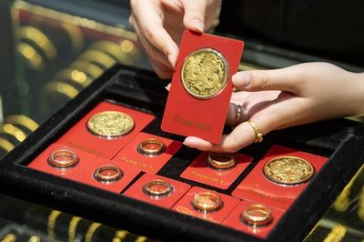 Giá vàng giảm trở lại trong phiên sáng 19/8