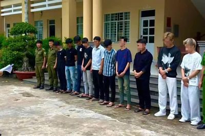 Đánh nhau tại quán ăn, 12 đối tượng bị khởi tố