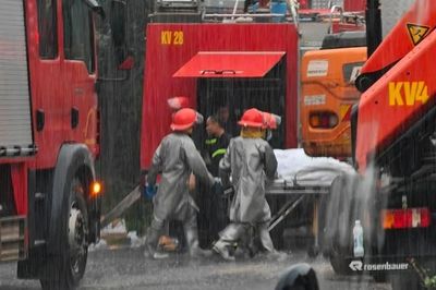 Cháy lớn xưởng gỗ ở Hà Nội, 3 người tử vong