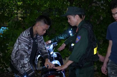 Phối hợp tổ 141 và Công an xã trấn áp nhóm gây rối