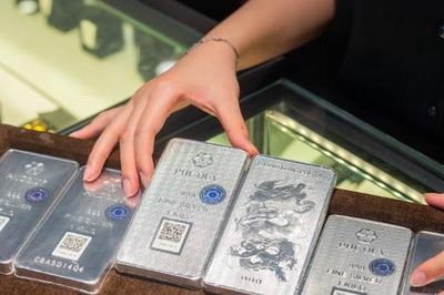 Giá bạc ngày 19/8: Bạc thế giới và trong nước cùng đi xuống