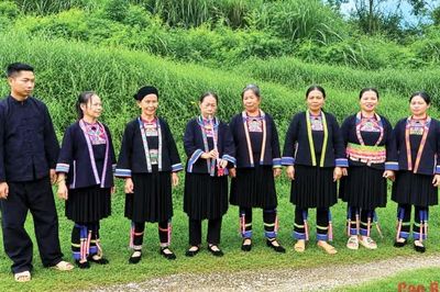 Gìn giữ sắc chàm Mông Đen ở Ka Liệng