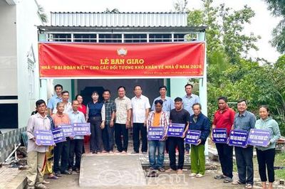 Khánh Hưng hoàn thành, bàn giao 32 căn nhà Đại đoàn kết