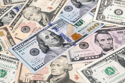 Tỷ giá ngoại tệ ngày 19/8: GBP vượt 36.000 đồng, USD ở mức 26.380 đồng
