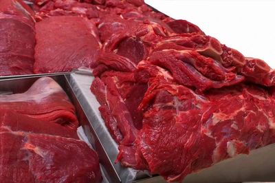 Đừng chỉ nhìn màu đỏ, đây mới là cách chọn thịt bò tươi ngon khi đi chợ
