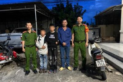 Hai em nhỏ đi lạc hơn 270km được Công an giúp đỡ trở về với gia đình